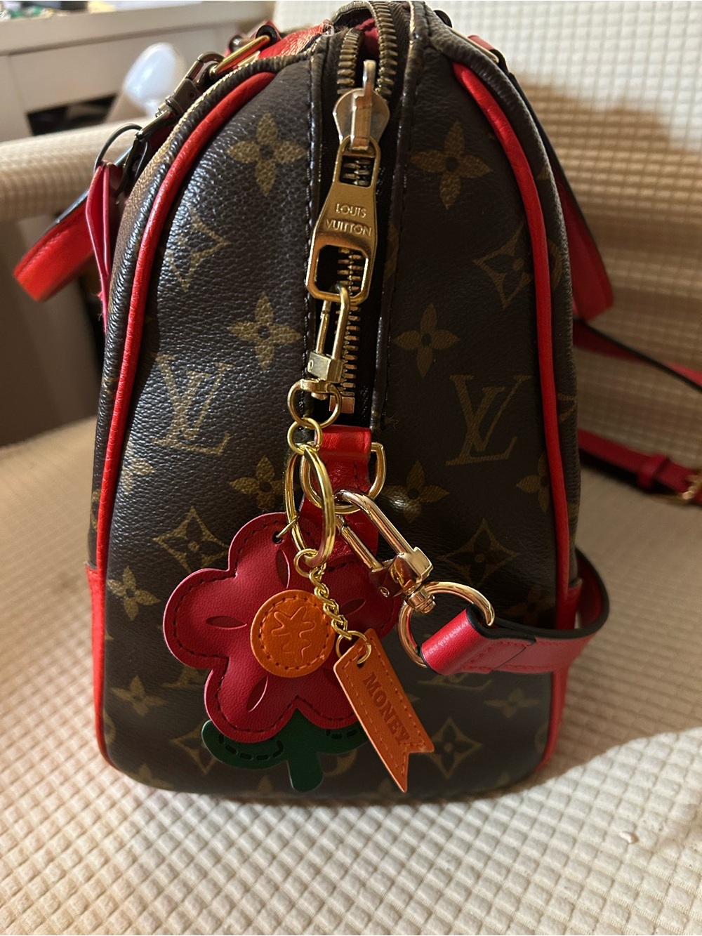 Louis Vuitton Retiro Handbag - Picture 2 of 11